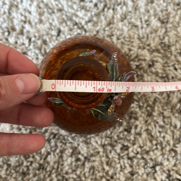 Late 20th Century Jay Strongwater Amber Glass Bud Vase With Enamel Bee - Picture 7 of 10